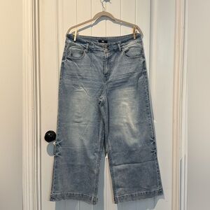 Frye Wide Leg Denim jeans Size 30